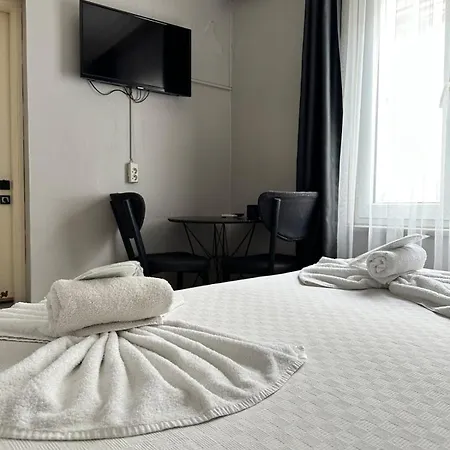 Pars Hotel *